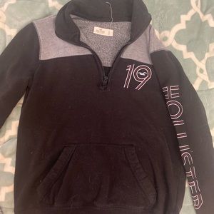Black/grey sweatshirt